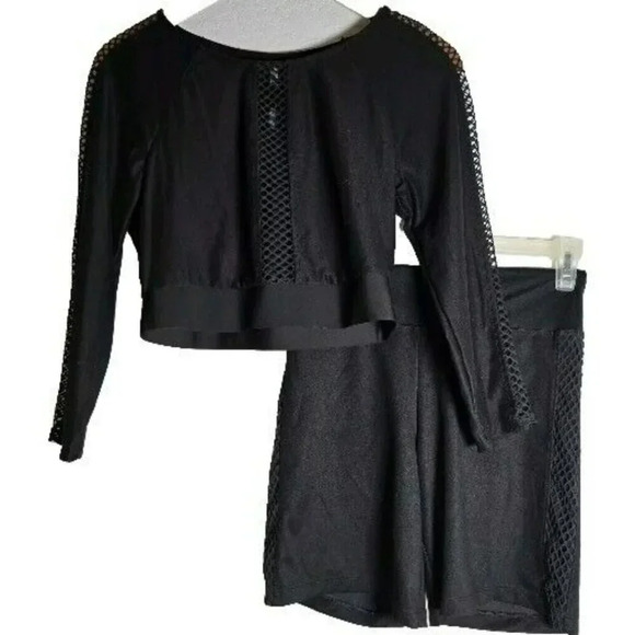2 Pieces Outfit Victorias Secret VS Sport Black Crop Top Shorts Size M 170/96A - Picture 1 of 16